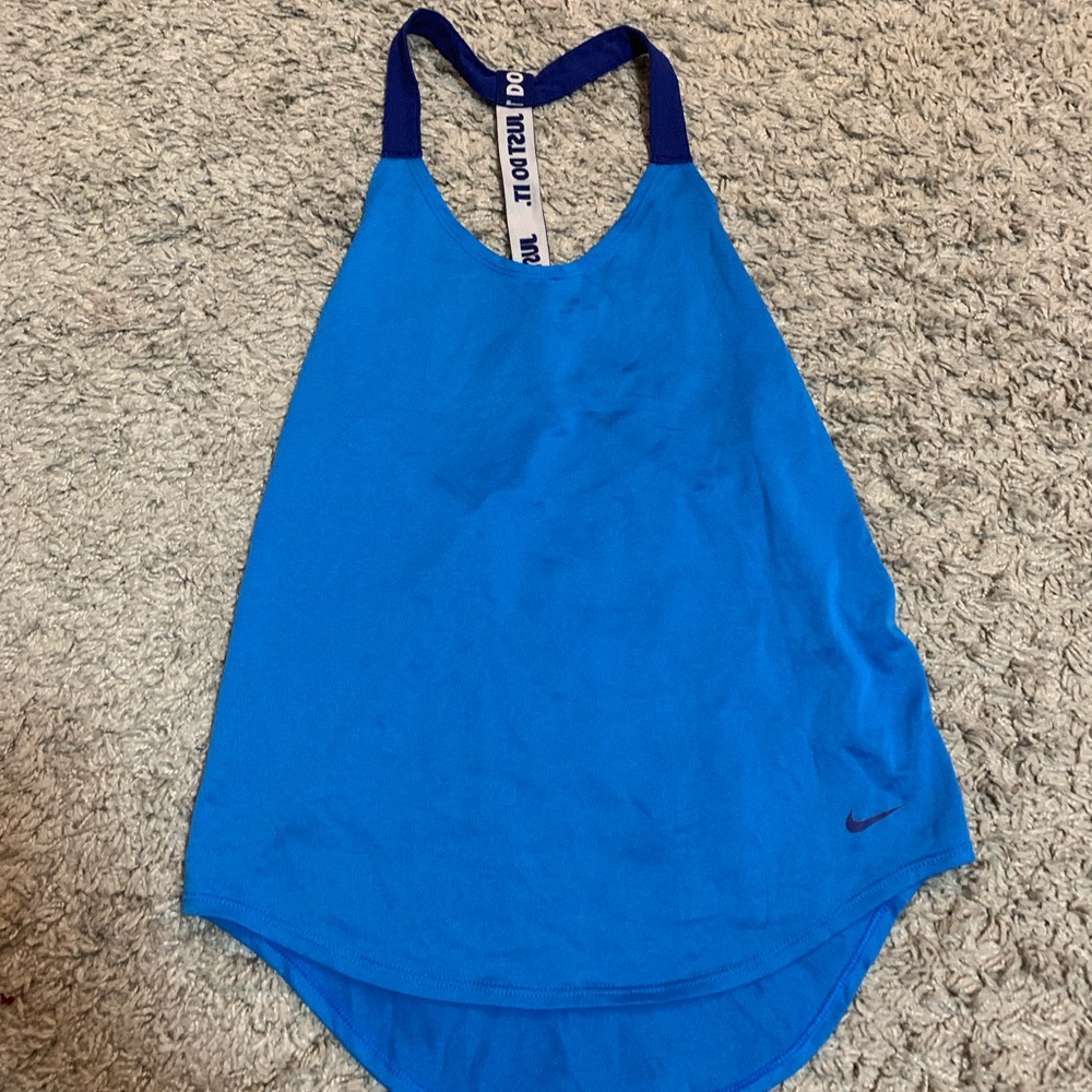 Nike active top